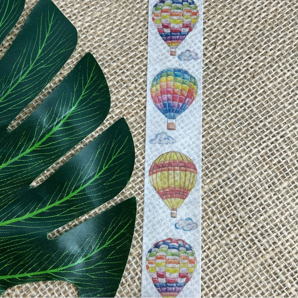 Hot Air Balloon Festival, Rainbow Designed Balloons, 30mm Washi Tape, 1 Roll - Picture 3 of 13